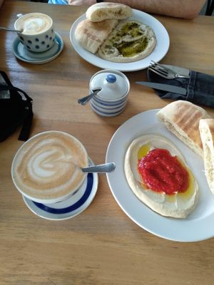 breakfast at Mamacoffee in Prague