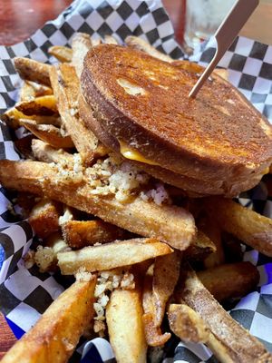 Grilled cheese and garlic fries   at Le Voyeur in Olympia