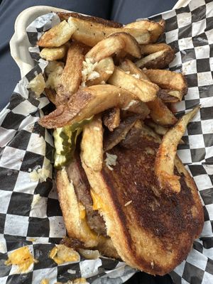   at Le Voyeur in Olympia