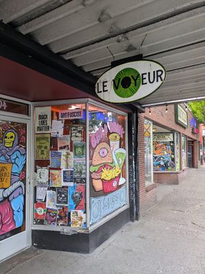  at Le Voyeur in Olympia