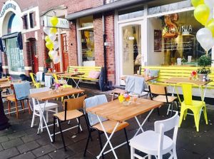 Zonnig terras at Lavinia Good Food - Centrum in Amsterdam