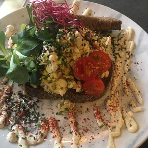 Vegan egg salade  at Lavinia Good Food - Centrum in Amsterdam