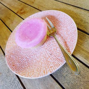 Pink vegan cupcake at Lavinia Good Food - Centrum in Amsterdam