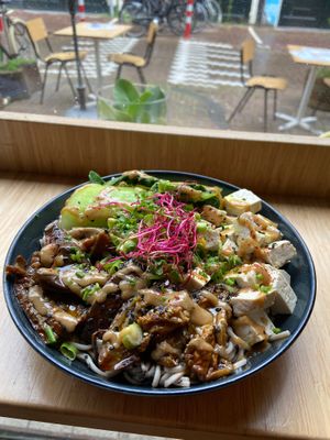 Japanese bowl (yummy) at Lavinia Good Food - Centrum in Amsterdam