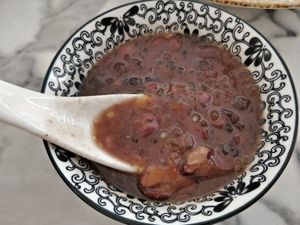 Red bean dessert with Peach gum at Onn Vegetarian 安顺素食 in Central Singapore