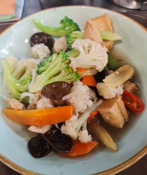 Fried Assorted vege ~ 23/11/21 at Onn Vegetarian 安顺素食 in Central Singapore