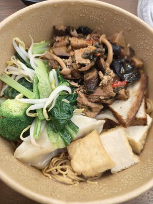 Mushroom noodle - take away is as good at Onn Vegetarian 安顺素食 in Central Singapore