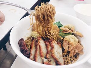Char siew wanton Noodles at Onn Vegetarian 安顺素食 in Central Singapore