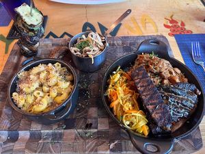 vegan bbq platter at Yemanja Woodfired Grill in Oranjestad