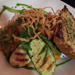 Mmmmm grilled vegetables witch caribbean creole sauce can be served vegan at Yemanja Woodfired Grill in Oranjestad