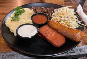No meat feast. Omni beyond sausage and their meaty mushroom with mashed potatoes and slaw #Veganuary at Eat.Co in Koh Phangan