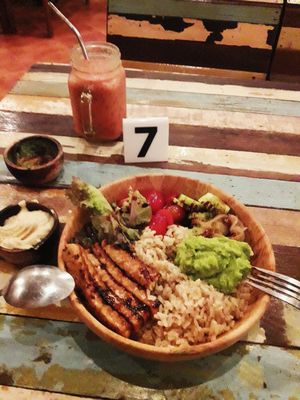 Teriyaki Bowl & Smoothie (banana, strawberry, passionfruit & mint) at Eat.Co in Koh Phangan