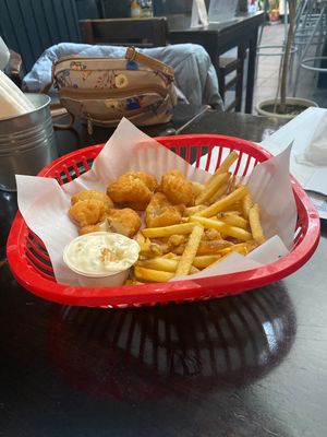 Cauliflower and chips  at Belzepub in Prague