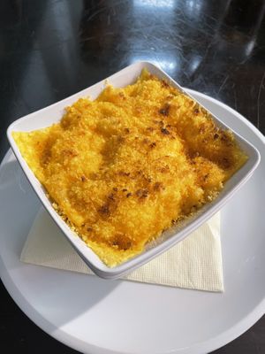 Macnocheese  at Belzepub in Prague