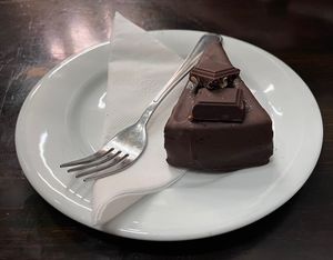 Cheesecake  at Belzepub in Prague