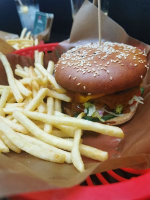 Belze Beyondmeat burger at Belzepub in Prague