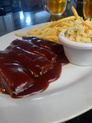 Ribs at Belzepub in Prague