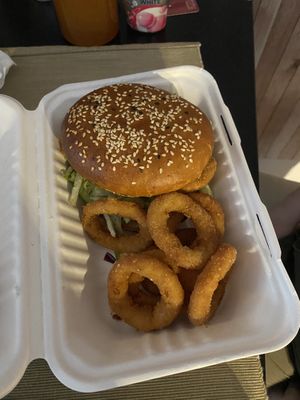 Nochicken burger with onion rings  at Belzepub in Prague