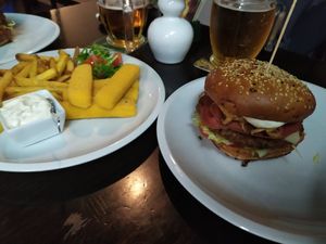 Tyrol burger and cheese fingers, what a food porn at Belzepub in Prague