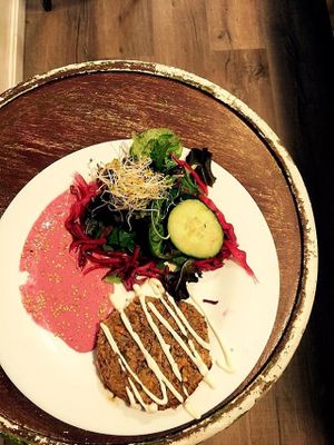 HAMBURGUESAS VEGANA - vegan burger at Enjoy Vegan in Barcelona