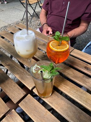 Ananas-Kokos-drink, Limetten lemonade and Aperol  at Cat Tuong in Berlin