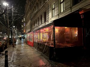 new outdoor seating (winter 2021) at Cat Tuong in Berlin