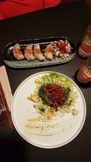 Dumplings and seaweed salad at Cat Tuong in Berlin
