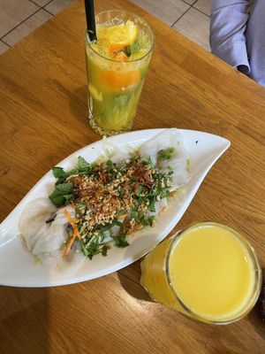 Reispfannkuchen mit Organcocktail und Mangoschorle  at Well Being II in Cologne