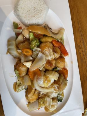 Panierter Seidentofu mit Gemüse  at Well Being II in Cologne