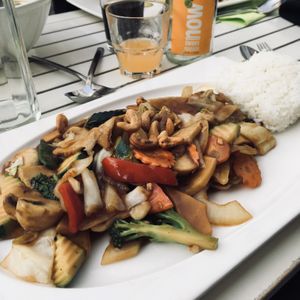 Gong Bo with vegan chicken  at Well Being II in Cologne