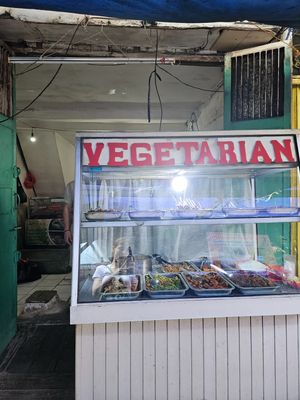 Delicious place to eat at Vegetarian Restaurant in Jakarta