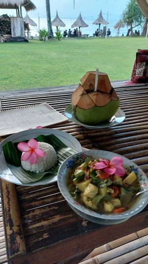 Veggie curry at Coco Beach in 