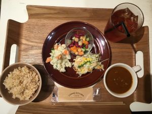 Keema curry with side dishes at Cosme Kitchen Cafe in Kyoto