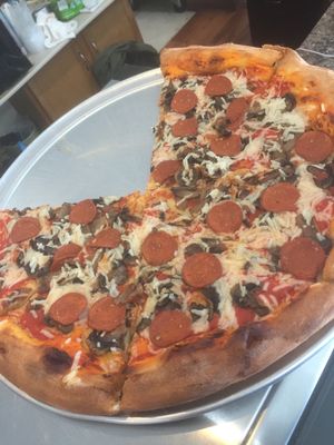 Pepperoni and mushroom pizza at Fortuitea Cafe and Bakery in Washington
