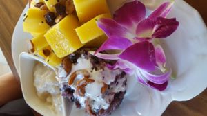 Black sticky rice and mango at Bubbles Live in Chiang Mai