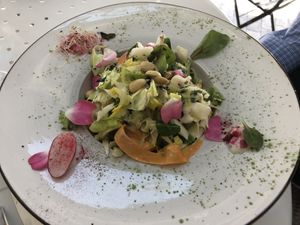 Salad at Un Piano dans la Theiere in Orleans