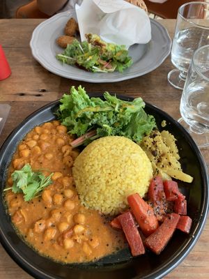 Vegetable curry at Organic Table by Lapaz in Tokyo
