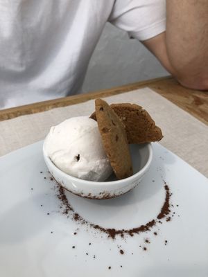 Helado leche merengada at El Vergel Veggie Restaurant in Tarragona