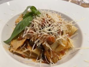 Pasta Pappardelle alla Norma (tomate, berenjena, albahaca) at El Vergel Veggie Restaurant in Tarragona