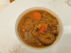 Vegetarische hutspot at El Vergel Veggie Restaurant in Tarragona