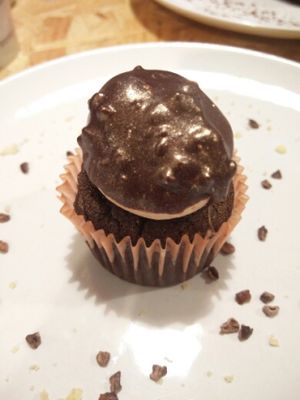 Ferrero roche cupcake at El Vergel Veggie Restaurant in Tarragona