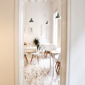 Large and cozy rooms at El Vergel Veggie Restaurant in Tarragona