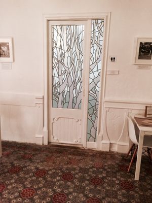 Large and cozy rooms at El Vergel Veggie Restaurant in Tarragona