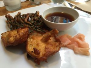 shiitake and seaweed tempura at El Vergel Veggie Restaurant in Tarragona