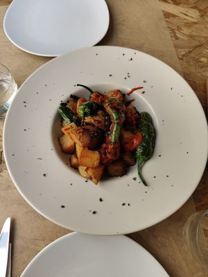 Patatas bravas at El Vergel Veggie Restaurant in Tarragona