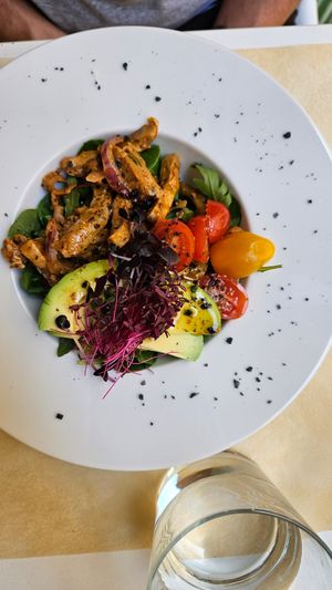 Ensalada nopollo at El Vergel Veggie Restaurant in Tarragona