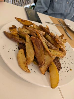 Home fries with seitan chorizo at El Vergel Veggie Restaurant in Tarragona