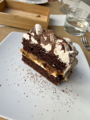 Snickers cake (peanuts, caramel, chocolate, and cream)  at El Vergel Veggie Restaurant in Tarragona