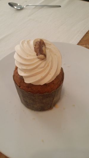 My friend desert :) cupcake with "white chocolate" at El Vergel Veggie Restaurant in Tarragona