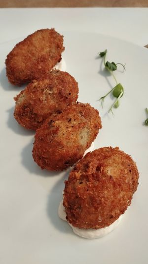 Croquetes de bolets at El Vergel Veggie Restaurant in Tarragona